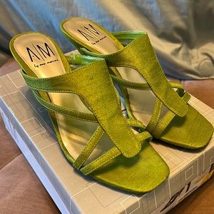A|M heeled sandals